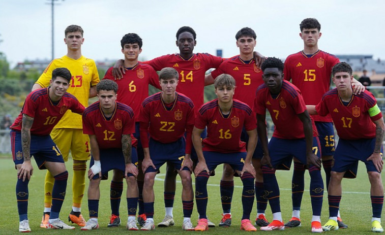 España Sub 18 golea a Suiza con el vilaxoanés Óscar Marcos como titular