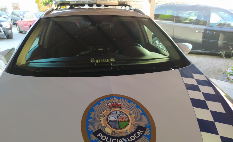 La Policía Local de A Pobra recupera en As Carrouchas un coche que figuraba como robado en la comisaría de Vilagarcía