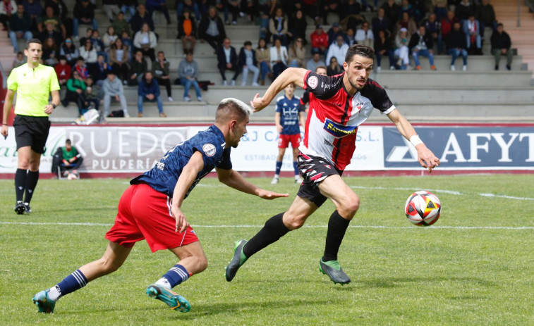 Un Arosa peleado con el gol se deja dos puntos ante el Alondras