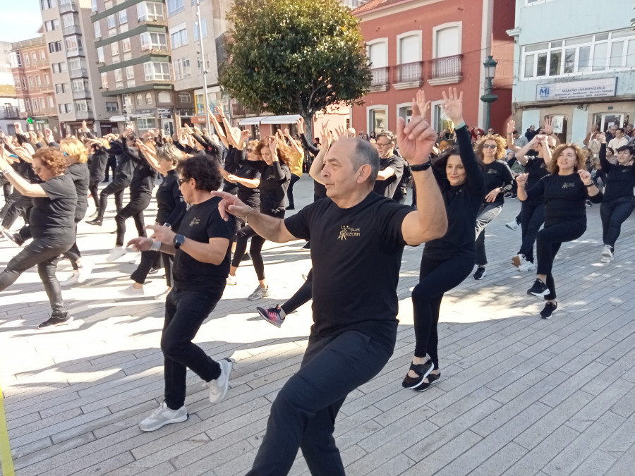 Taller Alecrín y Cen Pliés celebraron el Día Internacional de la Danza con sendas exhibiciones en Ribeira y Boiro