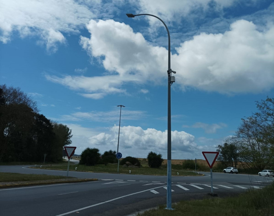 Empieza la instalación de las cámaras para monitorizar el tráfico en el plan turístico de O Grove