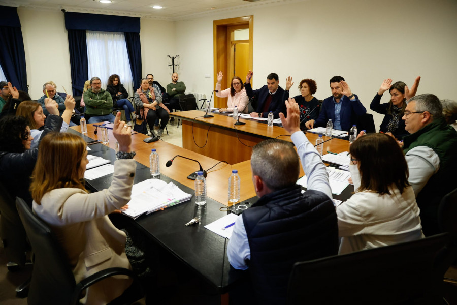 El PP aprueba en solitario el inicio del polémico cambio urbanístico en Cabanelas