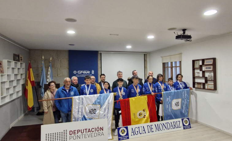 O Grove homenajea a los Infantiles del Mecos, campeones de España