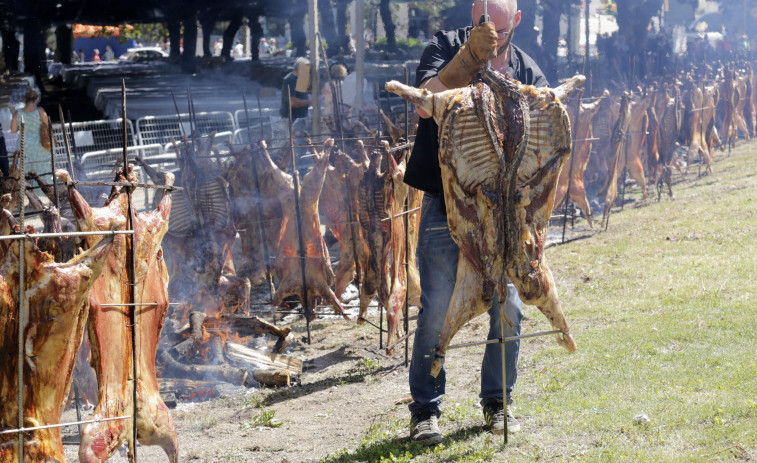 Moraña fija en 400 euros el precio de los lotes del Carneiro ó Espeto