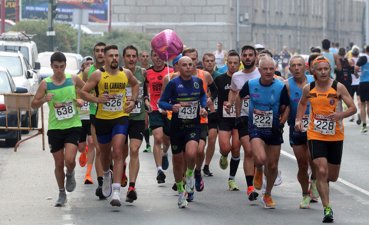 Un millar de atletas disputan la Media Maratón entre O Grove y Sanxenxo