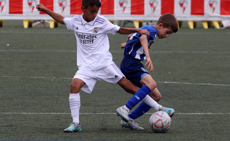 La Spanish Soccer de Dubái y el Oviedo se unen al cartel