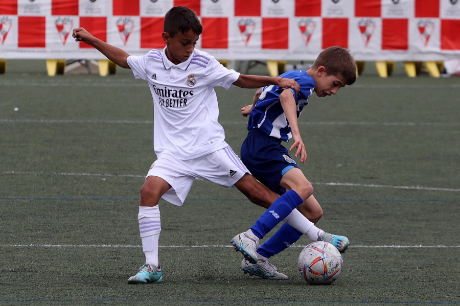 La Spanish Soccer de Dubái y el Oviedo se unen al cartel