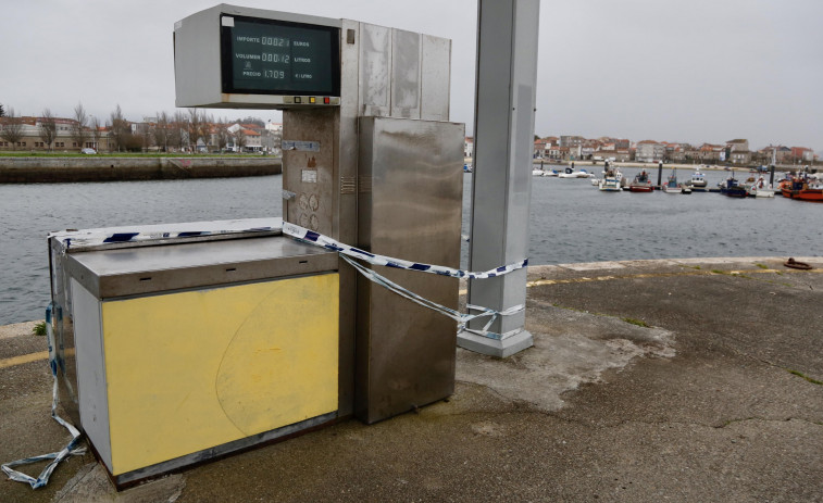 Nadie puja por la gasolinera del puerto de Meloxo y San Tomé y Ribeira reciben tres ofertas