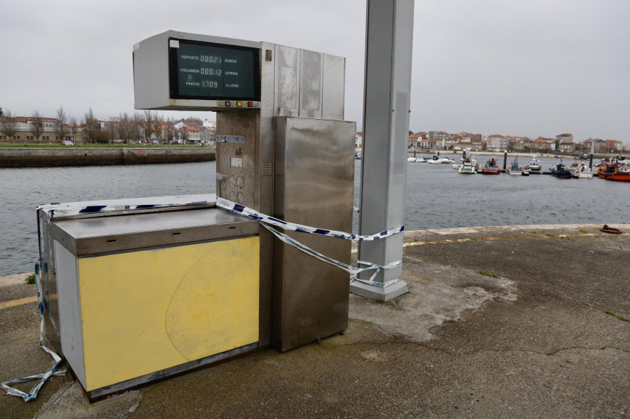 Nadie puja por la gasolinera del puerto de Meloxo y San Tomé y Ribeira reciben tres ofertas