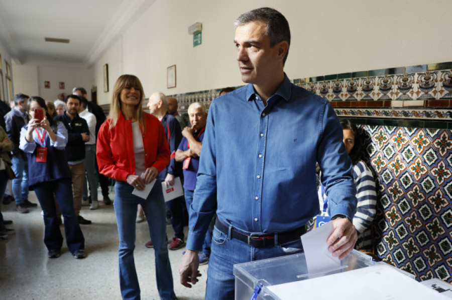 Los candidatos y cargos del PSOE votan con la izquierda para reivindicar que son "zurdos"
