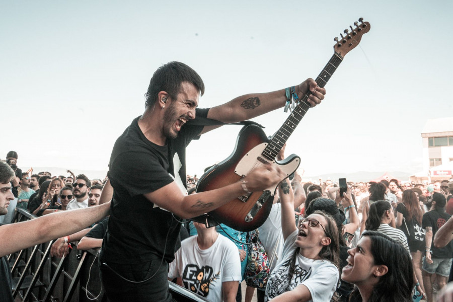 Iñaki Fernández, a alma e paixón vilagarciá da banda Dakidarría