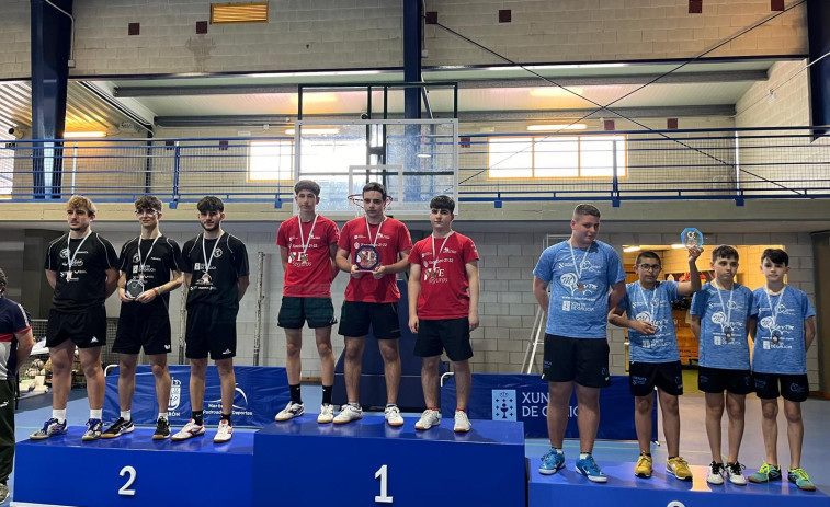El Vilagarcía Tenis de Mesa triunfa en el Autonómico por equipos juvenil y sub-23