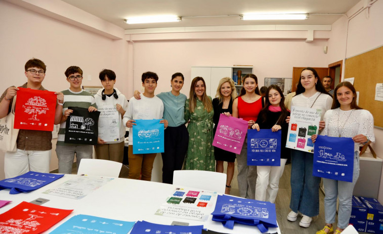 Os deseños de Lucas, Sara, María, Hugo, Xabier, Antía, Carlota e Marta chegan aos comercios para que fales galego