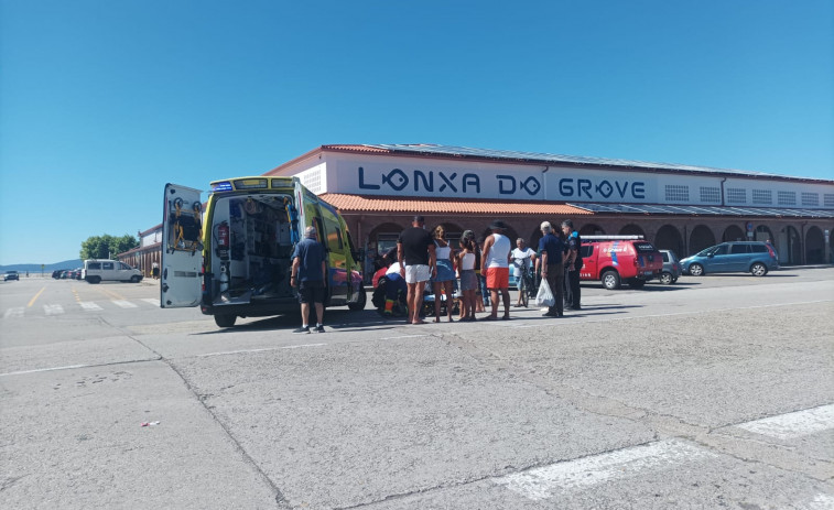 Un hombre sufre una caída en bicicleta en O Grove y tiene que ser trasladado en ambulancia