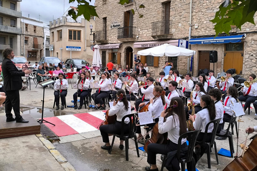 Miembros de la Escola de Música de Valga participan en un intercambio cultural en Lleida