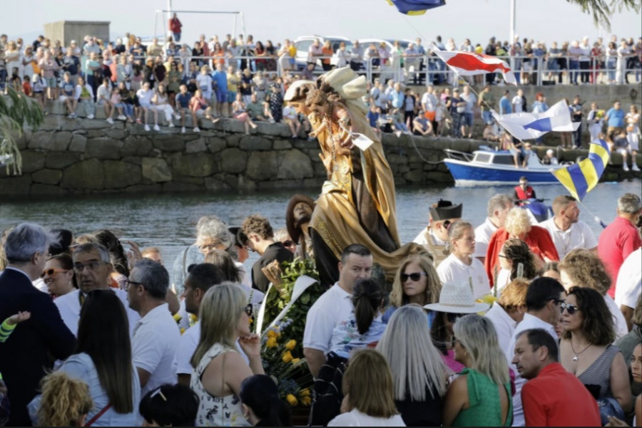 La procesión de la Virxe do Carme saldrá al mar arropada por decenas de barcos y música