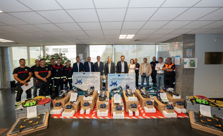 El sub-GES de O Grove recibe herramientas de excarcelación para actuar en rescates y emergencias