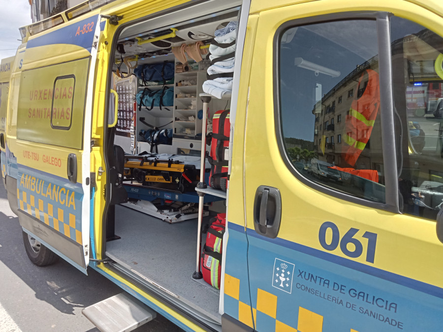 Herido un varón con un buen corte detrás de la oreja en una pelea junto a un local de la movida nocturna en Ribeira