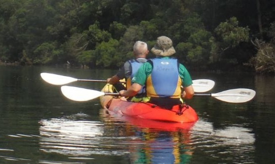 Cambados organiza una actividad de navegación en kayak por San Sadurniño y Umia