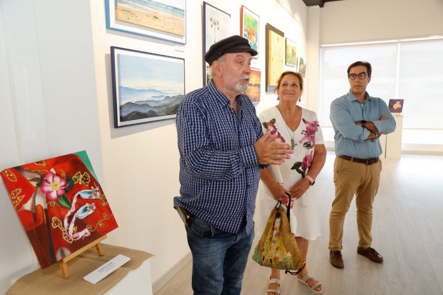Naturaleza y pintura se dan la mano en la exposición de Rosa Crespo en Vilagarcía