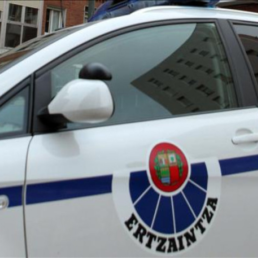 Detenida una mujer en Bilbao por besar en la boca a un bebé