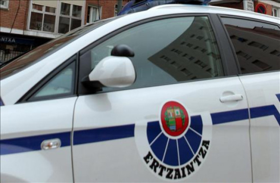 Detenida una mujer en Bilbao por besar en la boca a un bebé