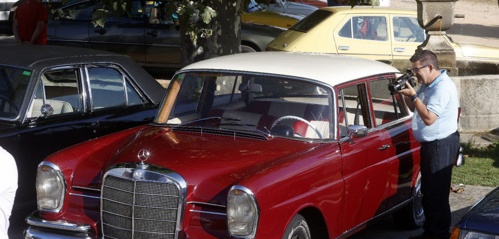 Moraña acoge la I Concentración de Coches Clásicos do Carneiro con una ruta y comida de grupo