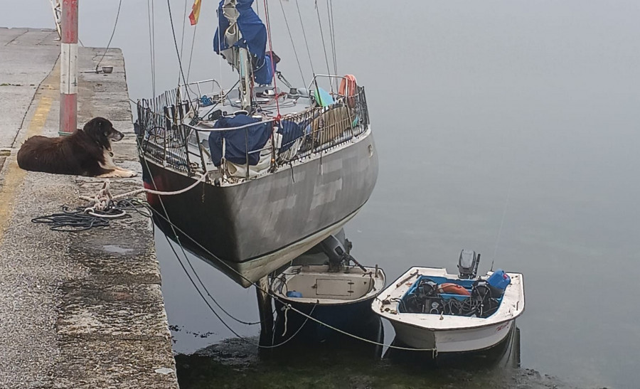 Las mareas dejan una imagen curiosa en A Illa