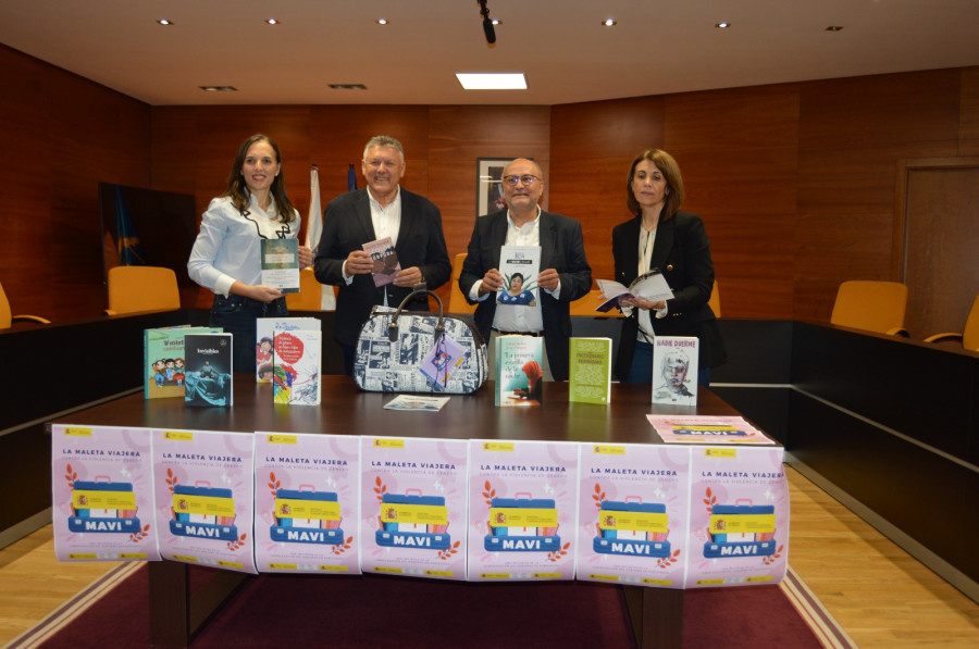 Mavi, la maleta viajera contra la violencia de género llega a Sanxenxo
