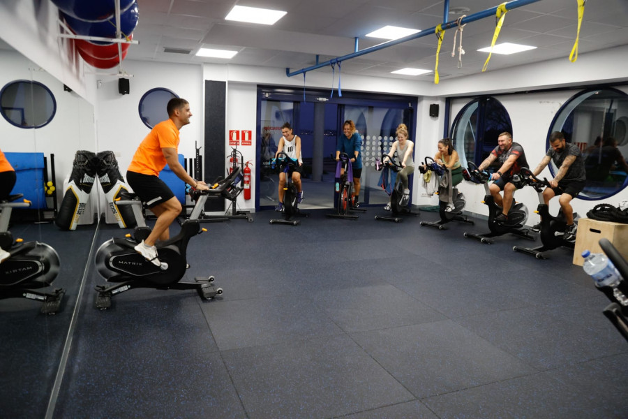 A Illa realiza mejoras y amplía la maquinaria del gimnasio de O Bao