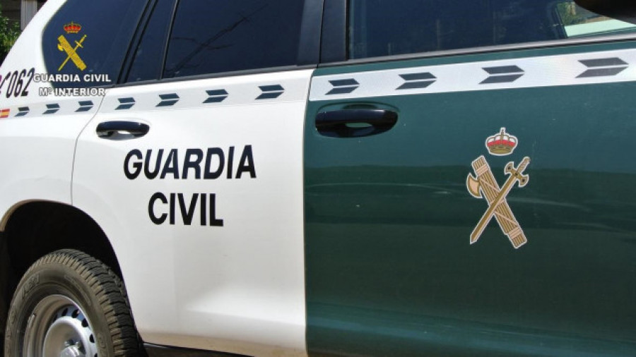 La Guardia Civil interviene más de 8.000 pilas en bazares de Ponteareas sin el preceptivo marcado de la CE