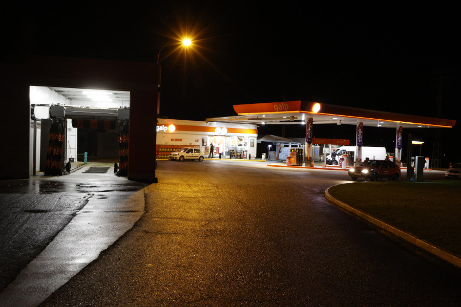 Proyectan la instalación de una gasolinera con lavado en la zona de A Barrosa - Adina