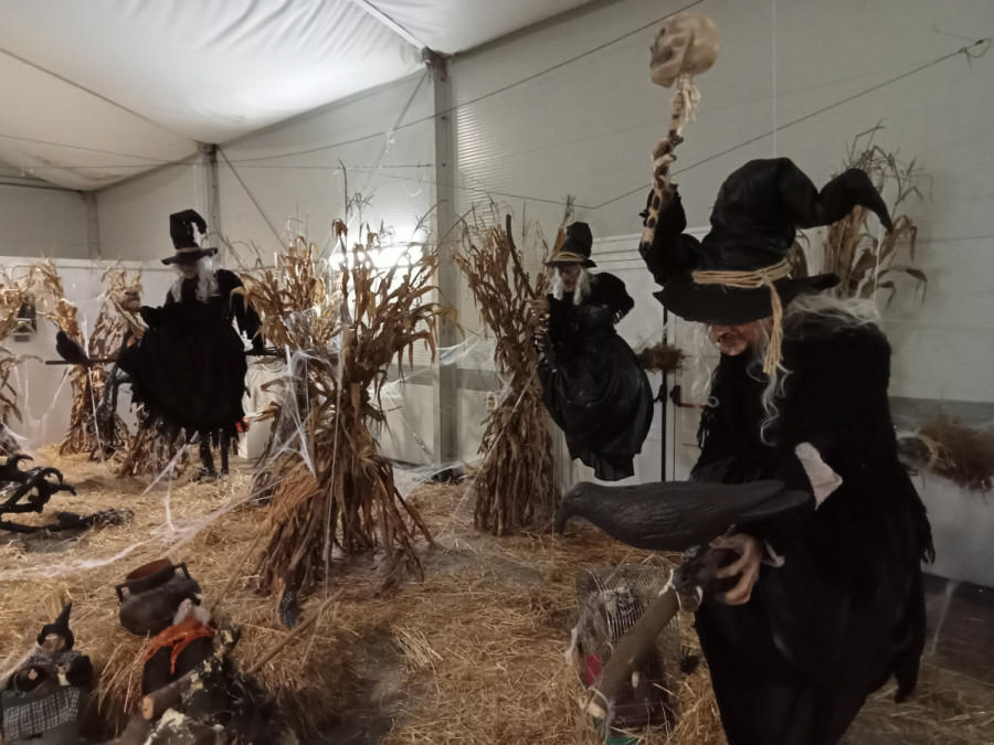 Alfaia ofrece hoy en Ribeira un festival de baile y su exposición monstruosa de Samaín