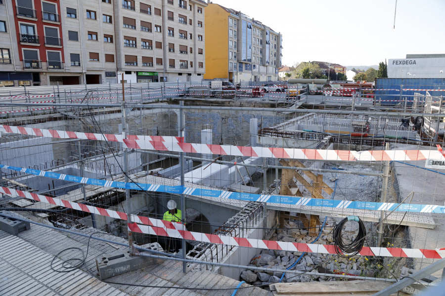 Denuncian grietas en edificios de Fexdega por la obra de la explanada