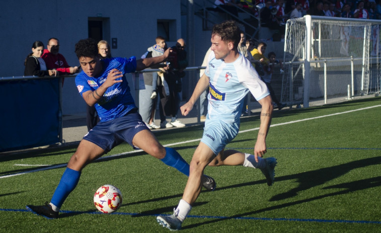 El juvenil Pedro Bouzada desata la euforia en el minuto 95