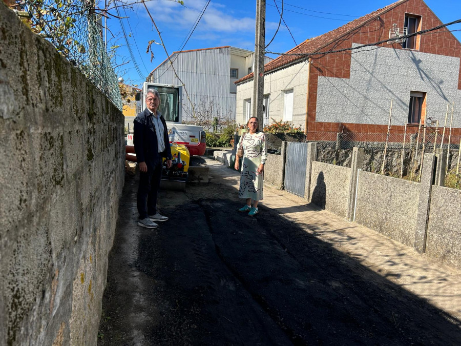 El Concello de O Grove lleva a cabo la reforma completa del firme y servicios de la rúa Lordelo por 80.000 euros