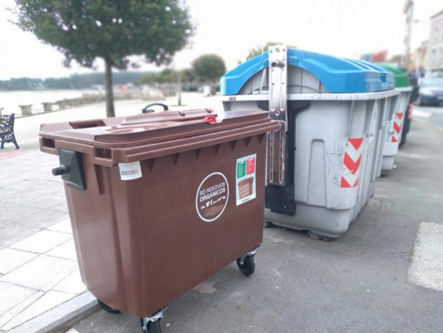 El Concello de O Grove colocará 37 nuevos contenedores de resto e impartirá charlas sobre su uso a los vecinos