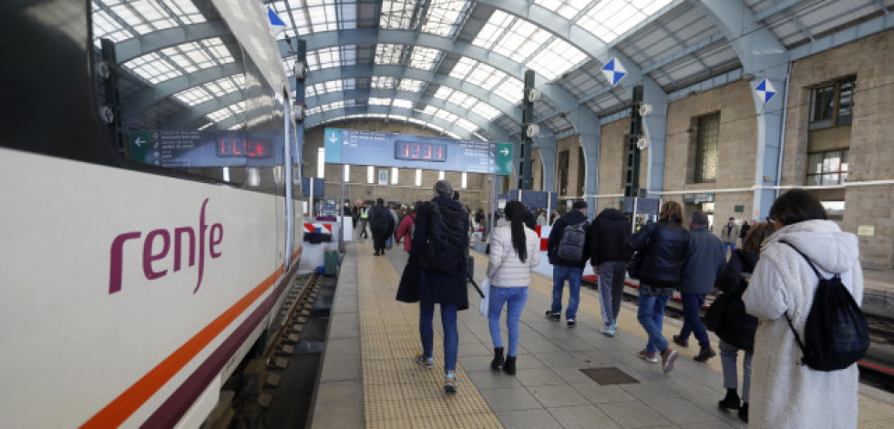 Gobierno y sindicatos siguen negociando para evitar la huelga y cancelación de 1.400 trenes