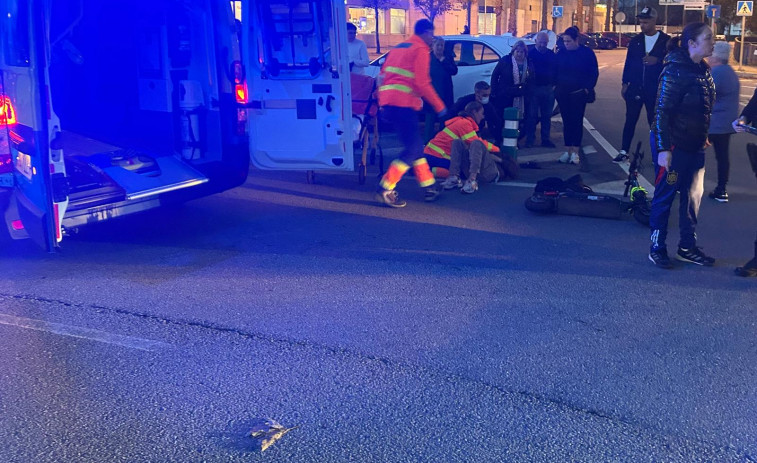 Herido el conductor de un patinete eléctrico tras colisionar contra una furgoneta en la rotonda de Baltar