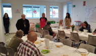 El comedor de Cáritas Arousa atiende a una media de 40 personas al día y el perfil es varón y español