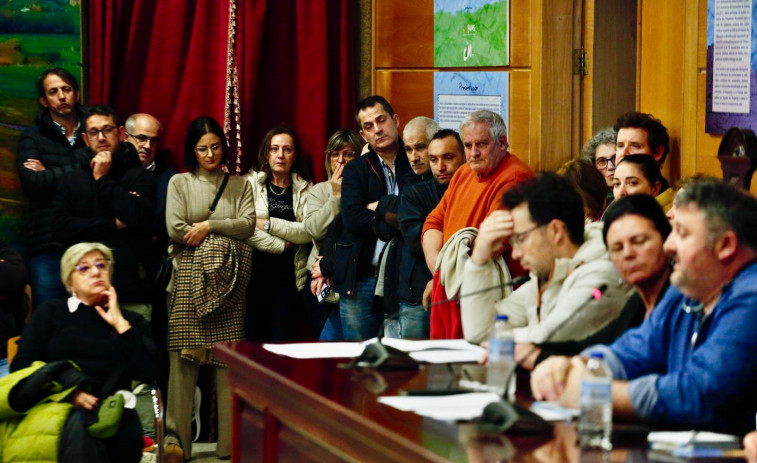 El Concello de Cambados “reflexiona” sobre si cumple la moción del PP que le obliga a reabrir la Praza de Asorey