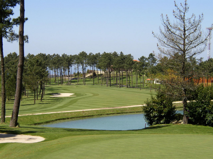 Renuevan la concesión del campo de golf de Meis con los comuneros durante treinta años