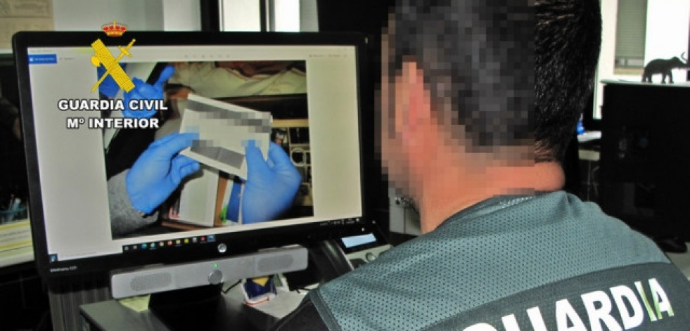 Operación 'Curvas': detenida por extorsionar a 300 hombres tras seducirlos con un montaje fotográfico con IA