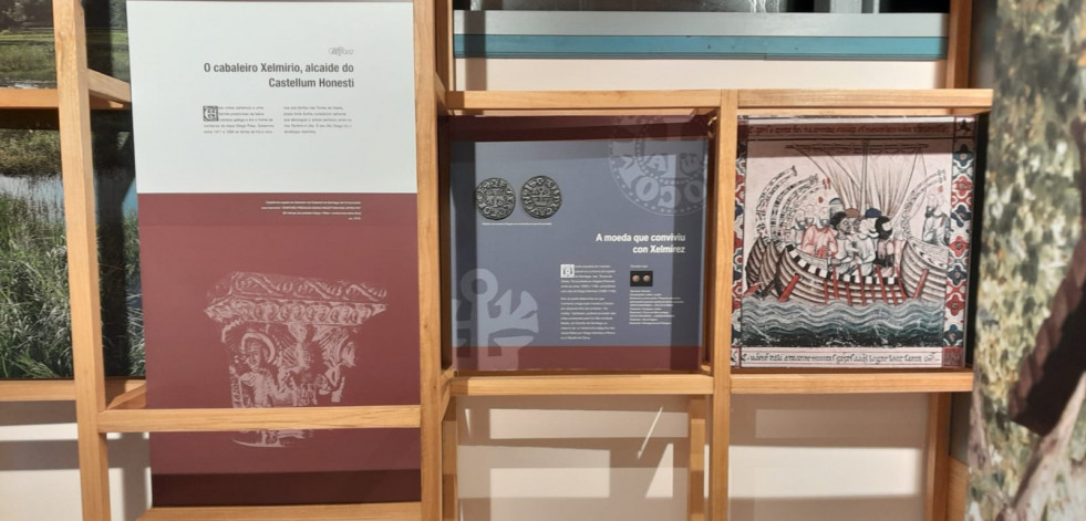 La réplica de la moneda con más de mil años de antigüedad hallada en Catoira está expuesta en el Cacto