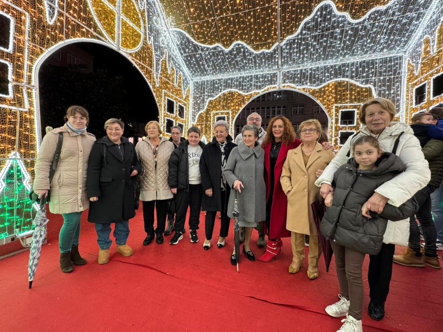 Arranca con mucha animación la Navidad en Boiro con el encendido del alumbrado a cargo de la Asociación Española Contra el Cáncer