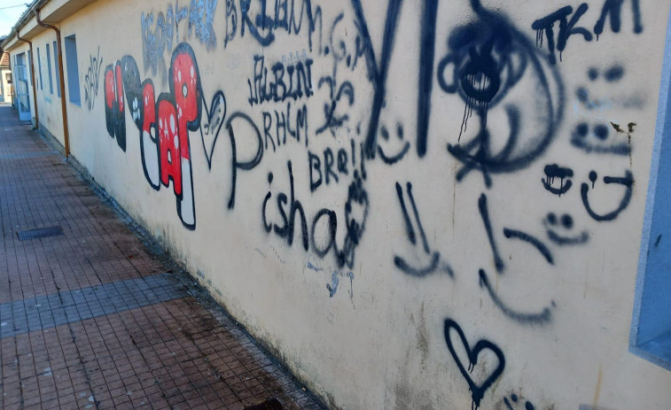 Ribadumia pide colaboración para esclarecer daños causados por el vandalismo en el colegio y Escuela Infantil
