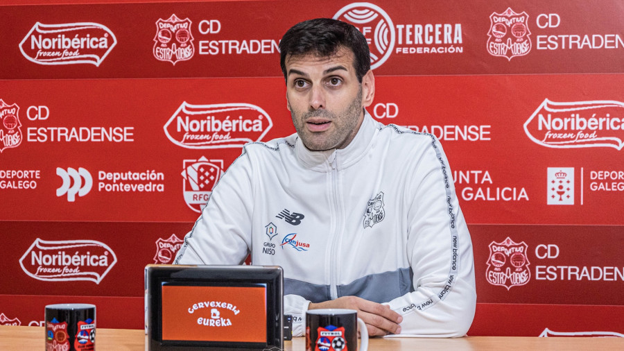 Manuti: “Para mí, el Arosa es el máximo favorito al título”