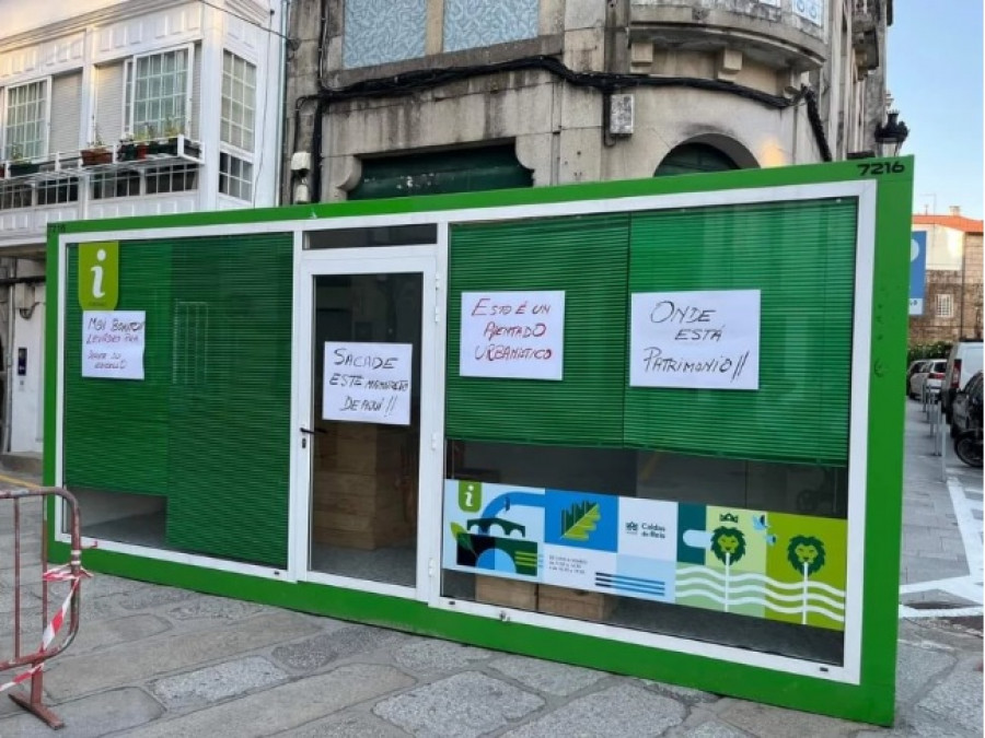 La polémica caseta de Turismo de la Rúa Real de Caldas ya es historia