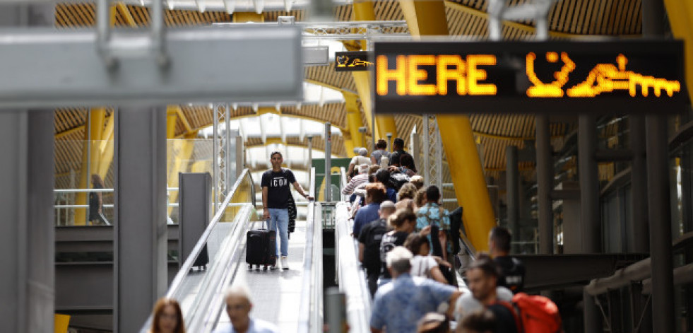 Aena limita desde hoy el acceso a pasajeros y acompañantes en Barajas en horario nocturno