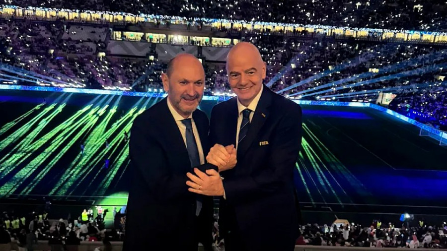 Rafael Louzán mantiene una reunión con el presidente de FIFA en Catar